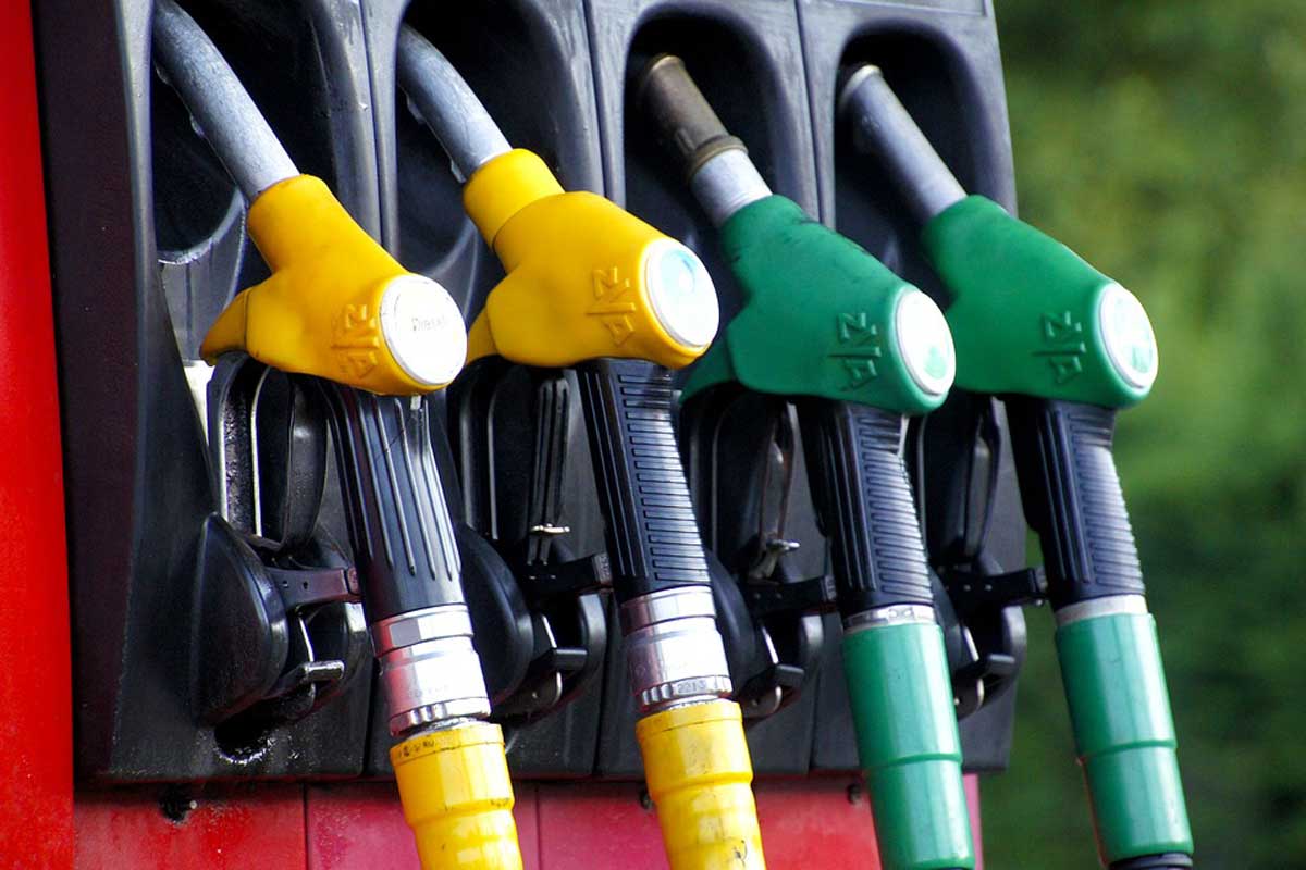 Бензин и ДТ на Кубани дороже, чем в Москве и Крыму, но дешевле, чем в Ставрополье и на Камчатке