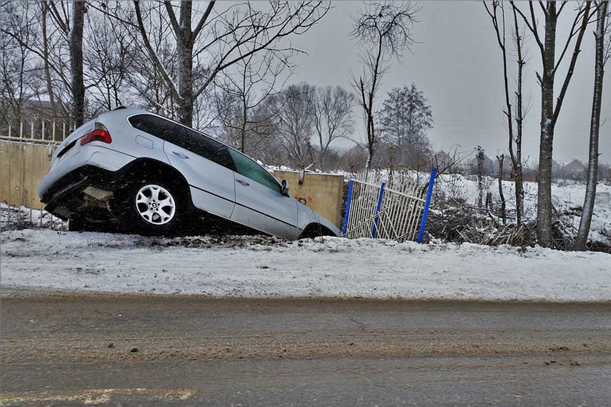 Первый снег на Кубани вызвал рост аварий на дорогах: есть ДТП со смертельными исходами