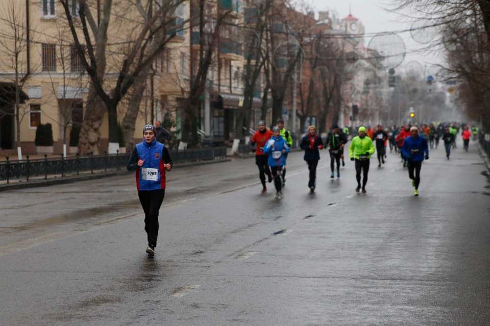 Ударят пробегом по новогоднему похмелью участники традиционного забега в Краснодаре 1 января