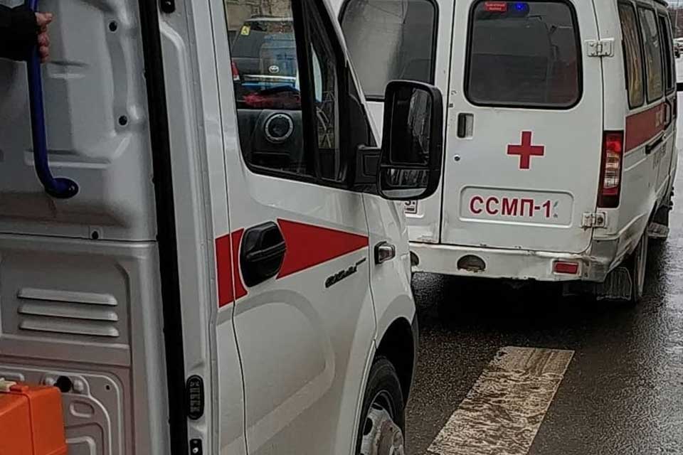 В Краснодаре из-за столкновения маршрутки и ПАЗика четыре пассажира госпитализированы